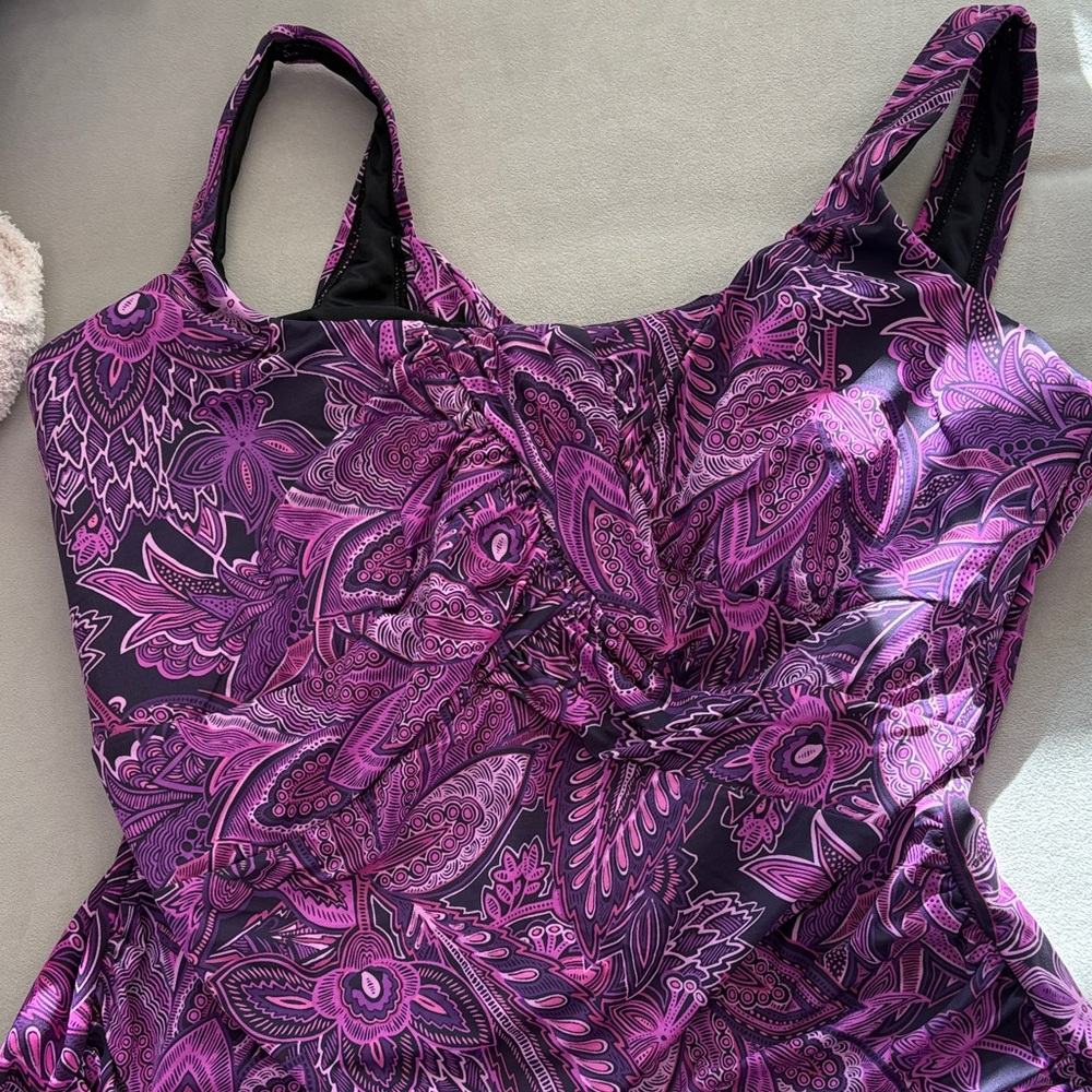 Lands' End Women's Purple and Black Paisley Swimsuit, size 18W - Picture 7 of 8